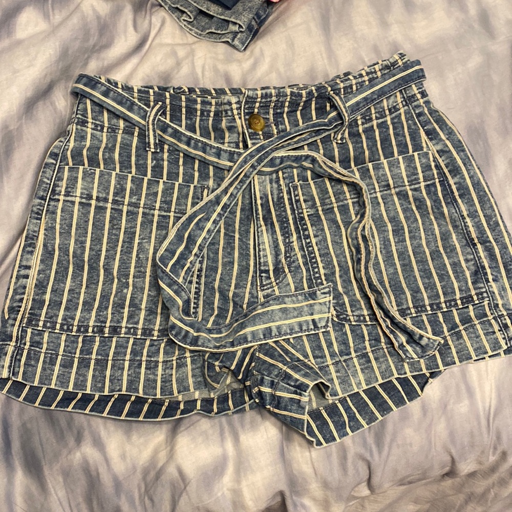 American eagle jean shorts!!